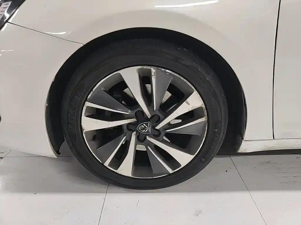 Peugeot 408 2022 1.6T Chasing Light Edition — миниатюра 23
