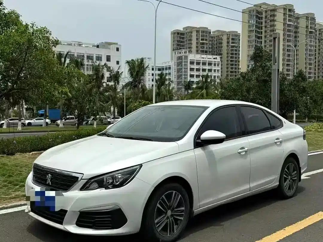 Peugeot 308 2018 1.6L Automatic Luxury Edition — миниатюра 1