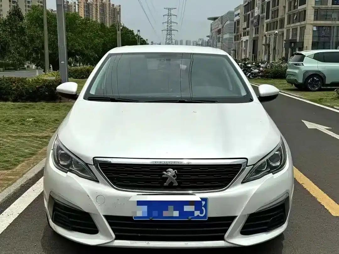 Peugeot 308 2018 1.6L Automatic Luxury Edition — миниатюра 2