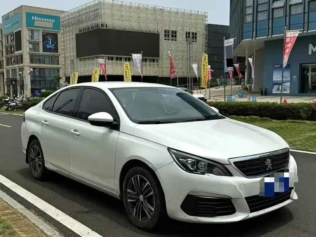 Peugeot 308 2018 1.6L Automatic Luxury Edition — миниатюра 3