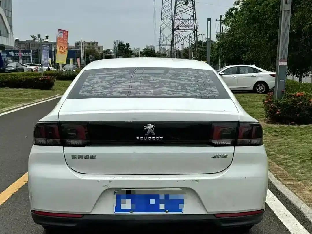 Peugeot 308 2018 1.6L Automatic Luxury Edition — миниатюра 4