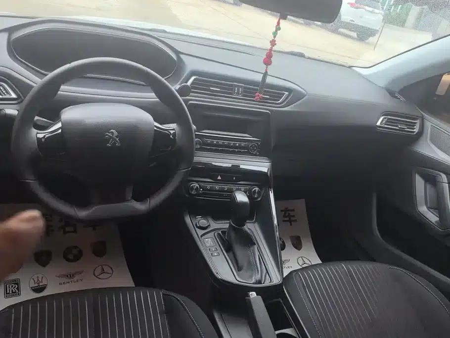 Peugeot 308 2016 1.6L Automatic Fashion Edition — миниатюра 12
