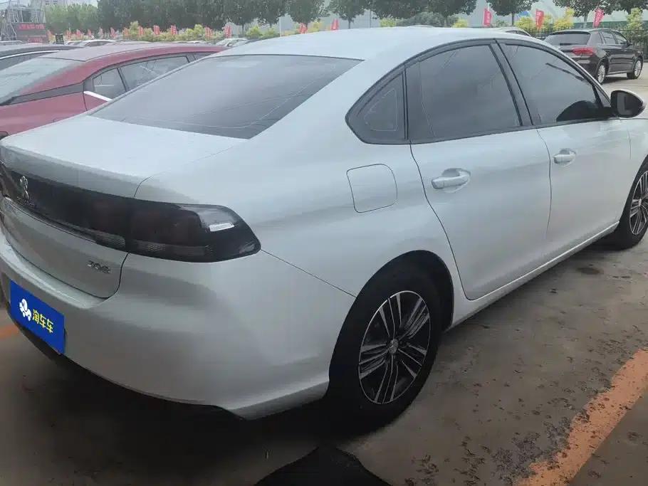 Peugeot 308 2016 1.6L Automatic Fashion Edition — миниатюра 3