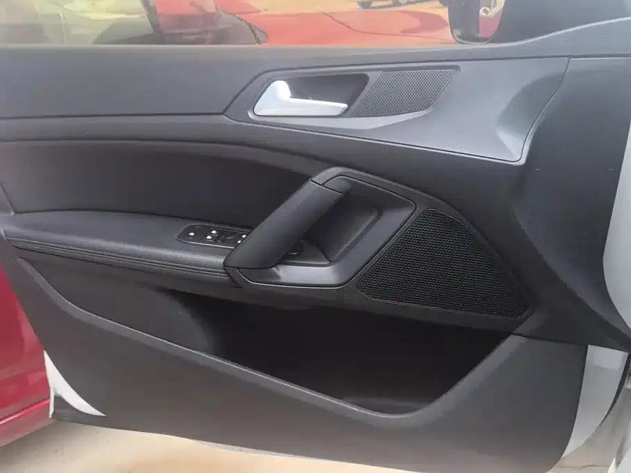 Peugeot 308 2016 1.6L Automatic Fashion Edition — миниатюра 7
