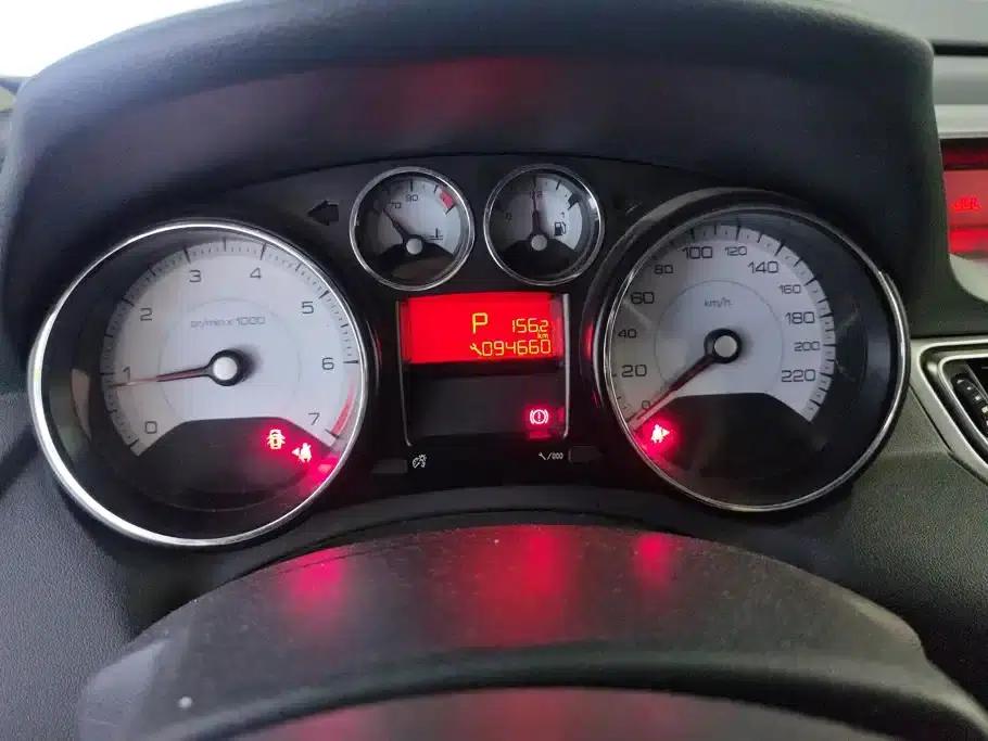 Peugeot 308 2013 1.6L Automatic Premium Edition — миниатюра 14