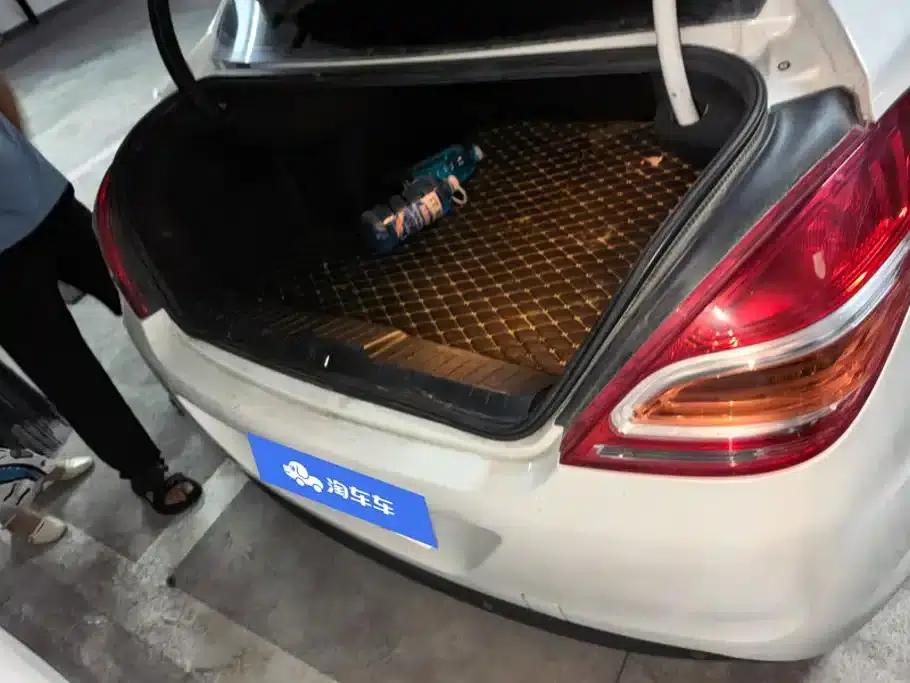 Peugeot 308 2013 1.6L Automatic Premium Edition — миниатюра 4