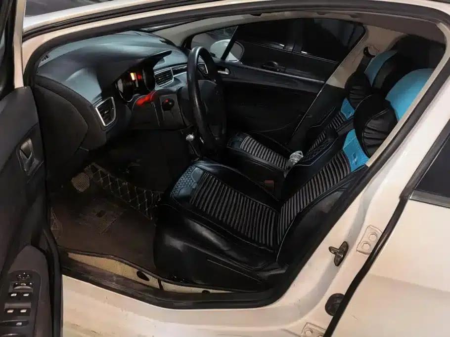 Peugeot 308 2013 1.6L Automatic Premium Edition — миниатюра 9