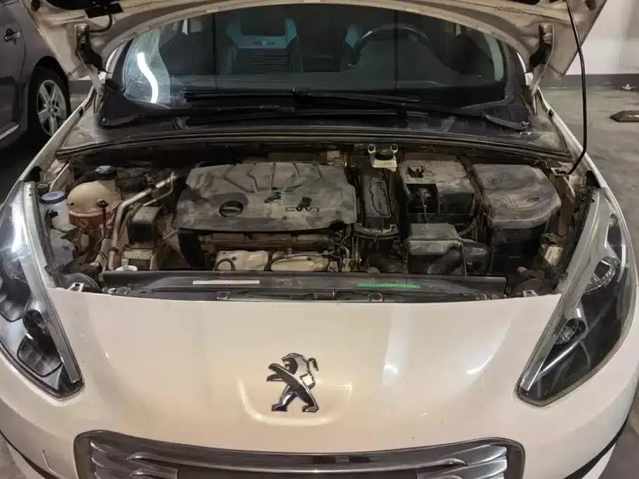 Peugeot 308 2013 1.6L Automatic Premium Edition — миниатюра 10