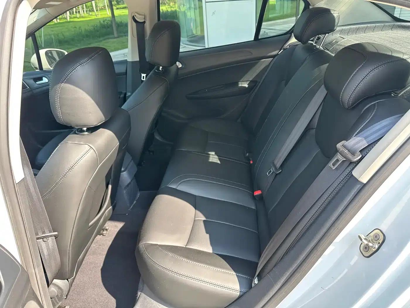 Peugeot 308 2014 Enjoy Edition Classic 1.6L Automatic Premium Model — миниатюра 6