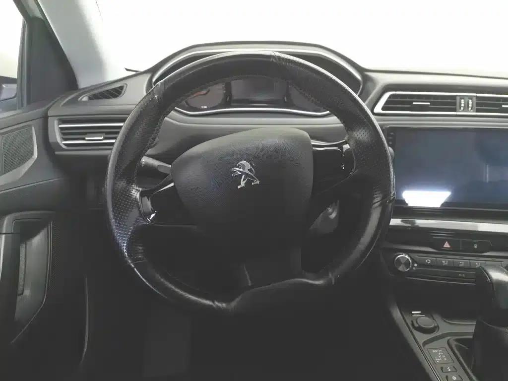 Peugeot 308 2016 1.6L Automatic Fashion Edition — миниатюра 11