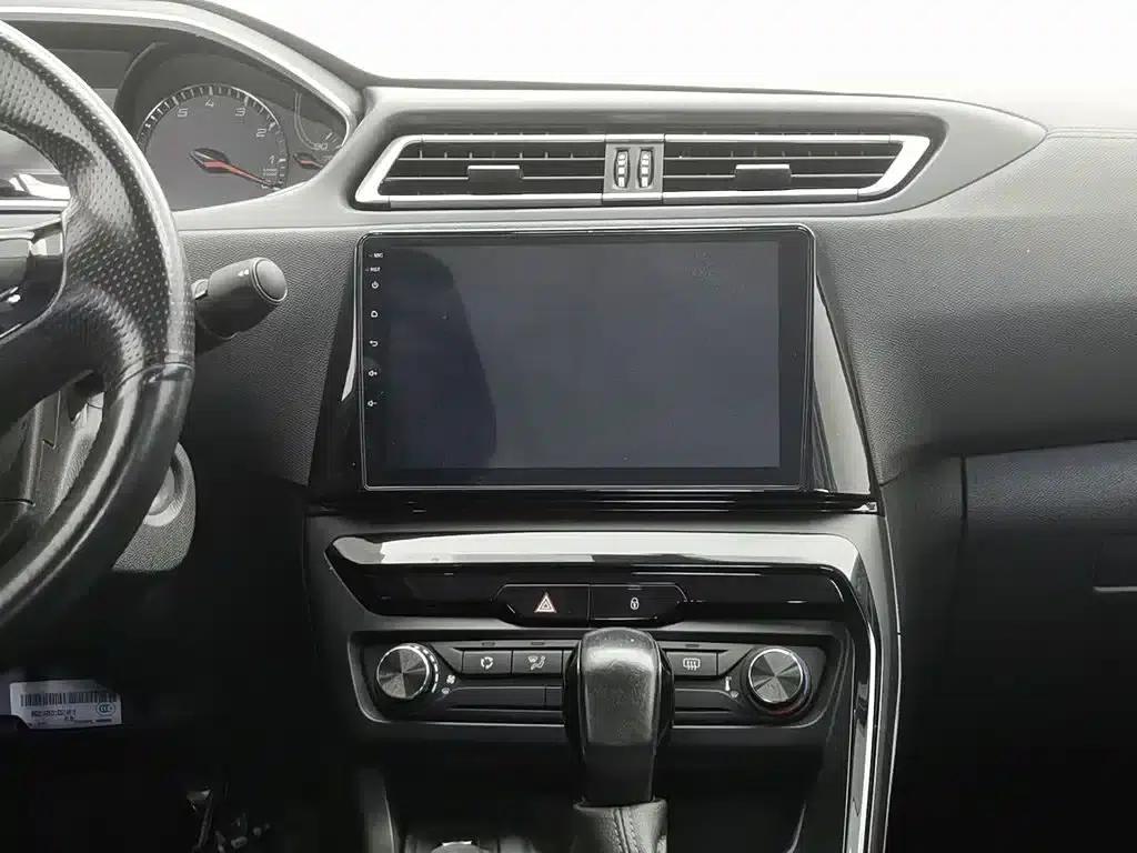 Peugeot 308 2016 1.6L Automatic Fashion Edition — миниатюра 12