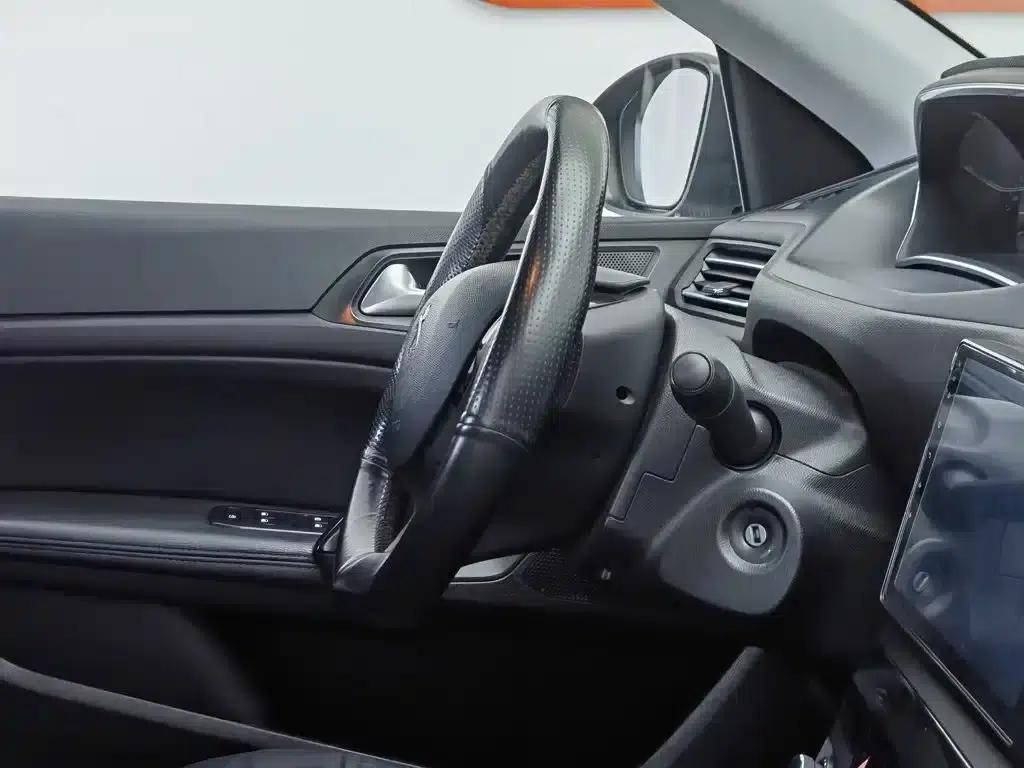 Peugeot 308 2016 1.6L Automatic Fashion Edition — миниатюра 22