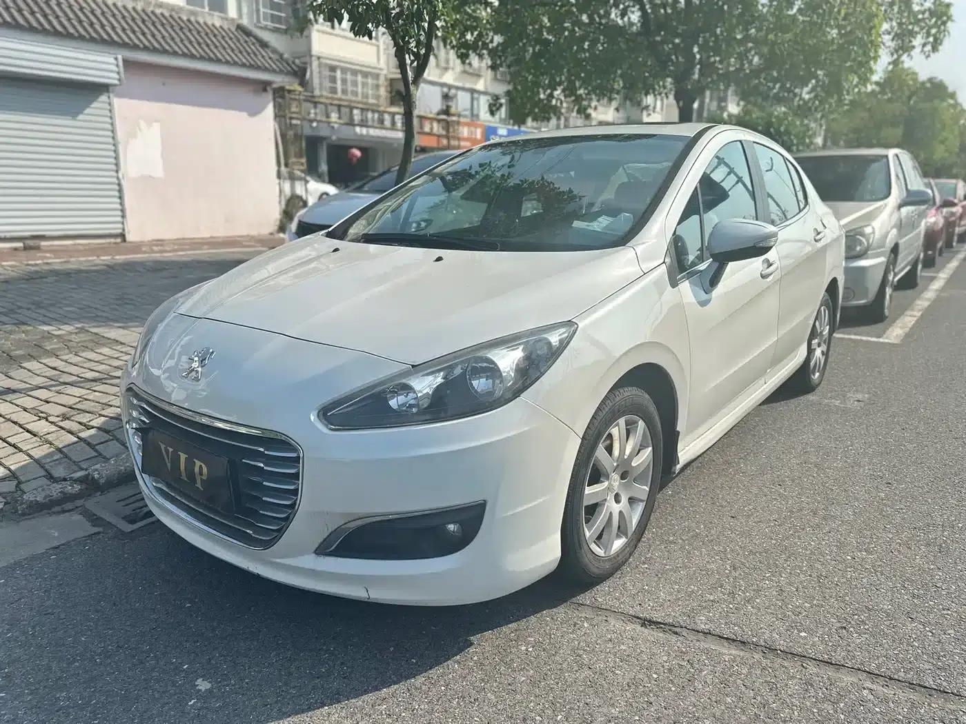 Peugeot 308 2014 Enjoy Edition Classic 1.6L Automatic Fashion Model — миниатюра 1