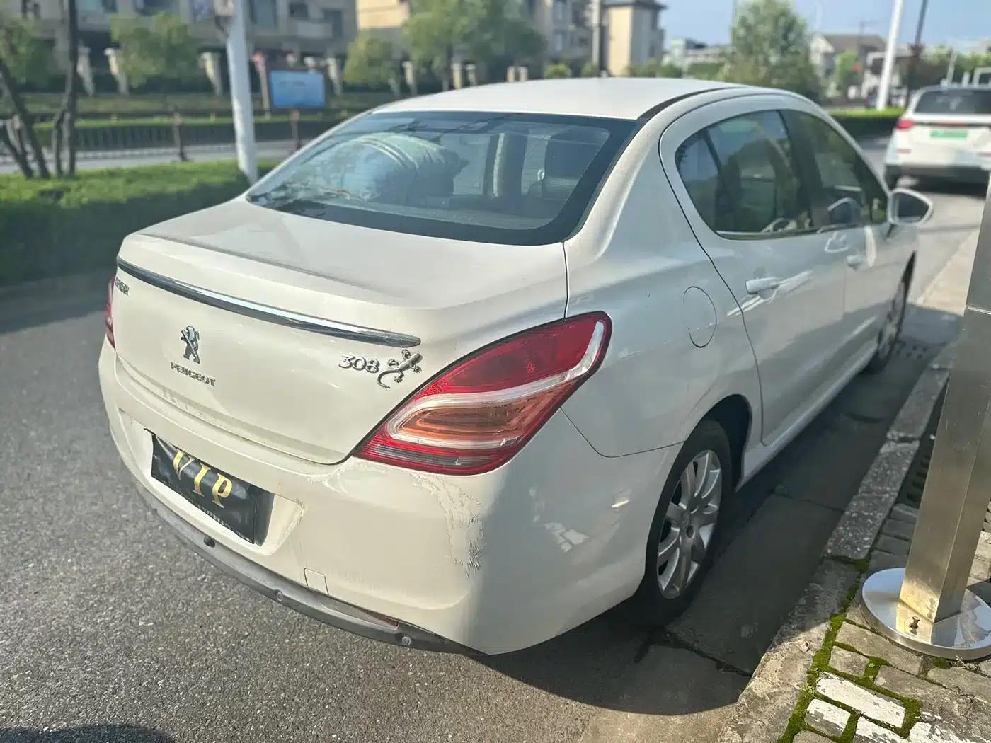 Peugeot 308 2014 Enjoy Edition Classic 1.6L Automatic Fashion Model — миниатюра 4