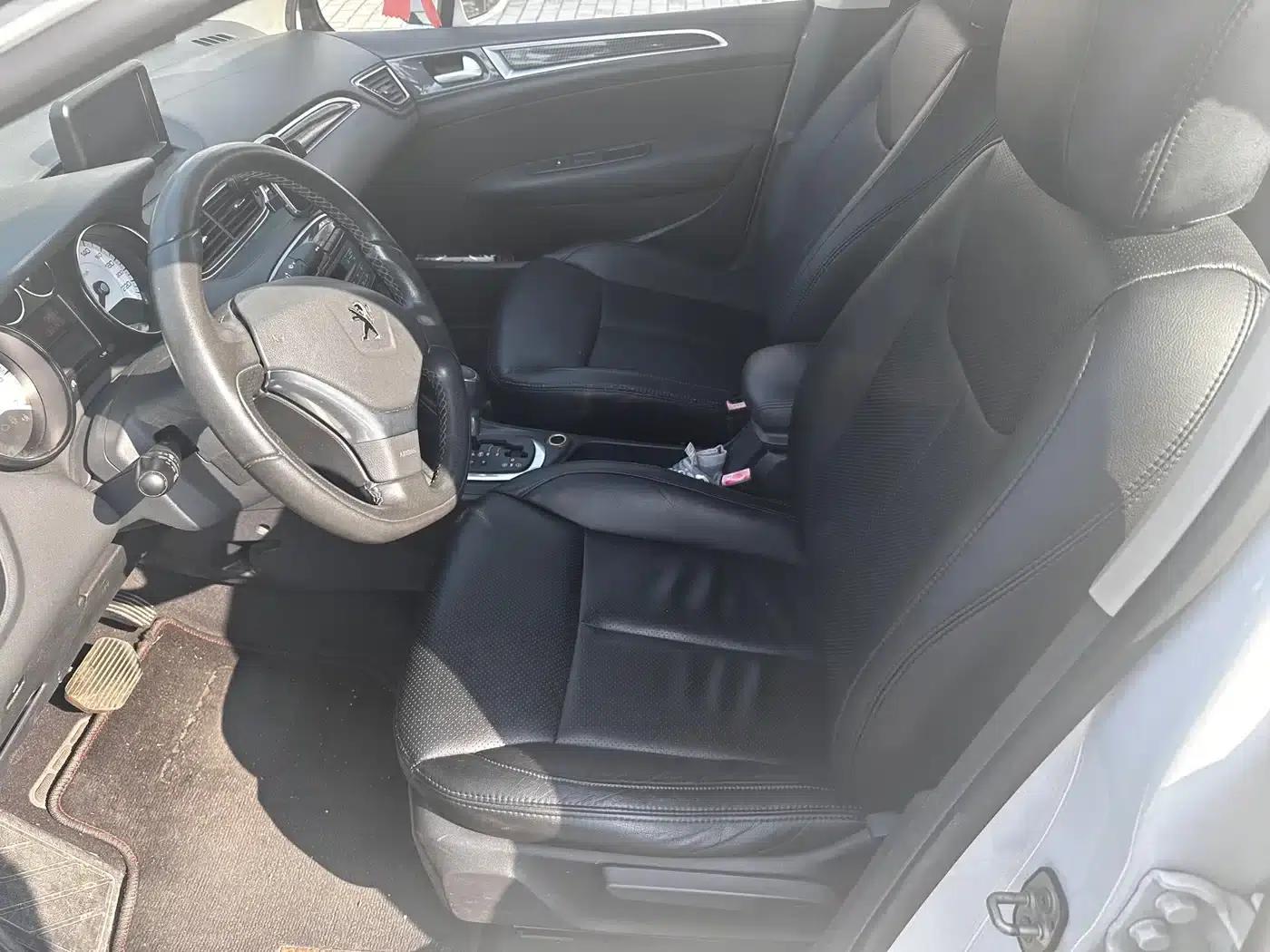 Peugeot 308 2014 Enjoy Edition Classic 1.6L Automatic Fashion Model — миниатюра 8