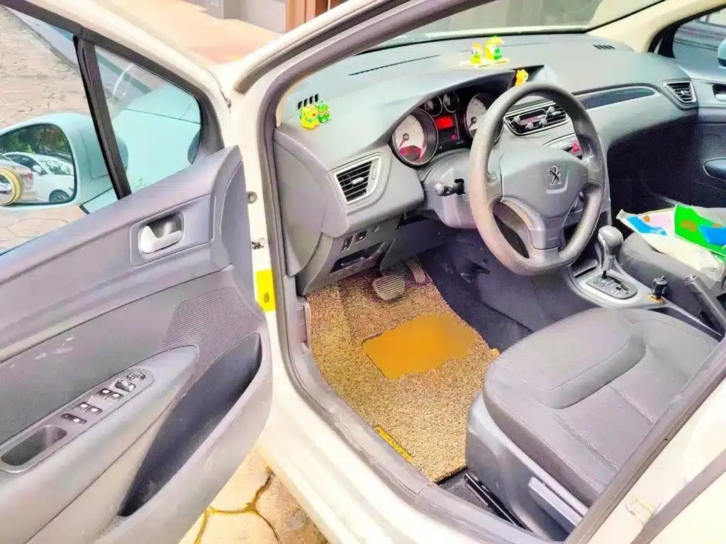 Peugeot 308 2014 Enjoy Edition Classic 1.6L Automatic Premium Model — миниатюра 13