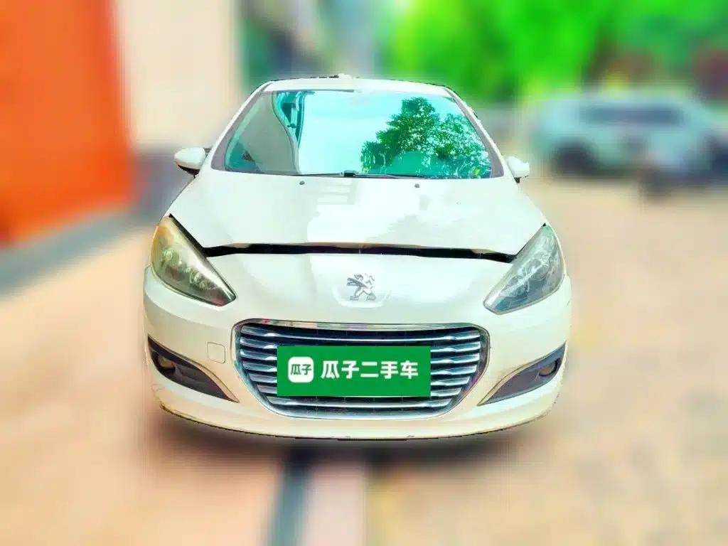 Peugeot 308 2014 Enjoy Edition Classic 1.6L Automatic Premium Model — миниатюра 3