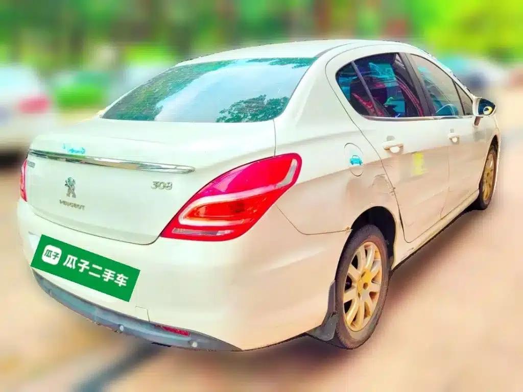 Peugeot 308 2014 Enjoy Edition Classic 1.6L Automatic Premium Model — миниатюра 5