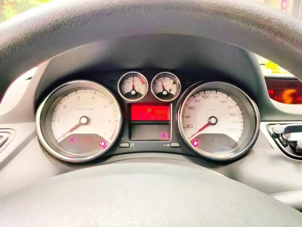 Peugeot 308 2014 Enjoy Edition Classic 1.6L Automatic Premium Model — миниатюра 8