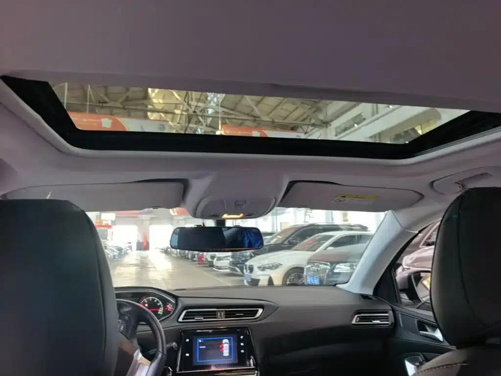 Peugeot 308 2018 1.6L Automatic Luxury Edition — миниатюра 18