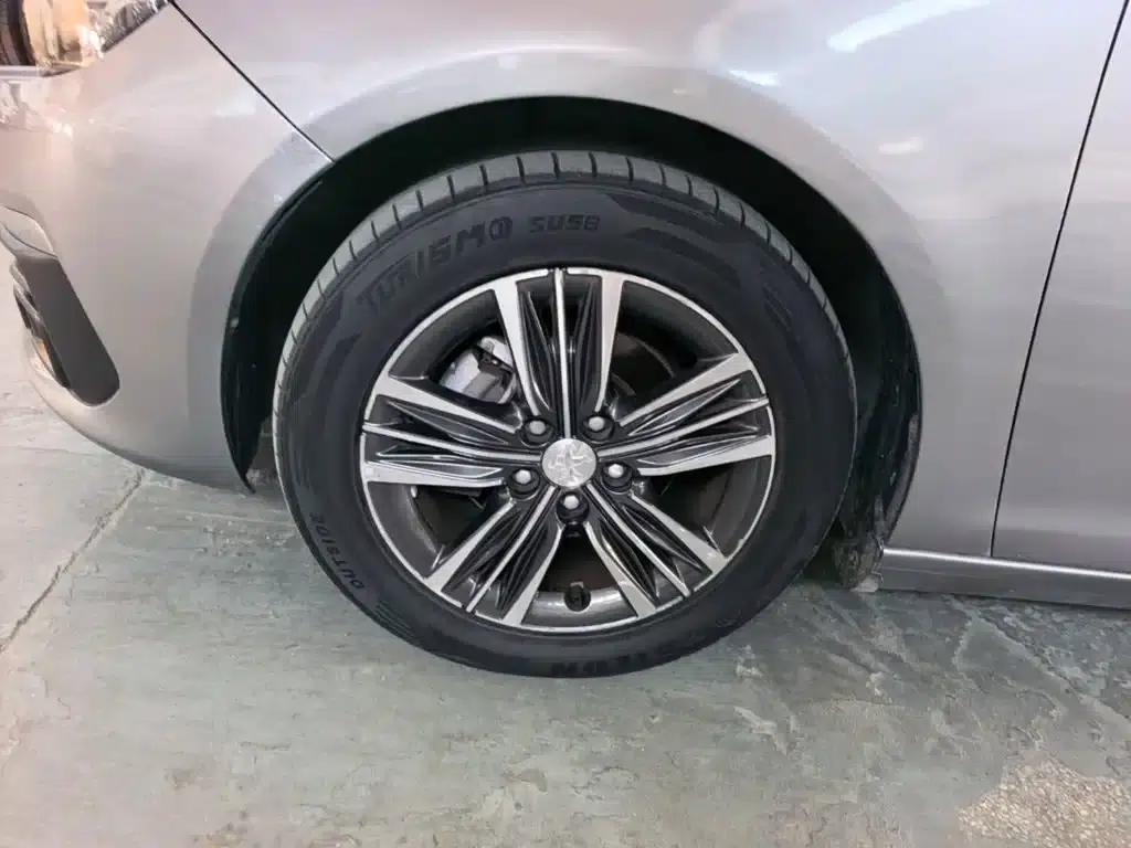 Peugeot 308 2018 1.6L Automatic Luxury Edition — миниатюра 23