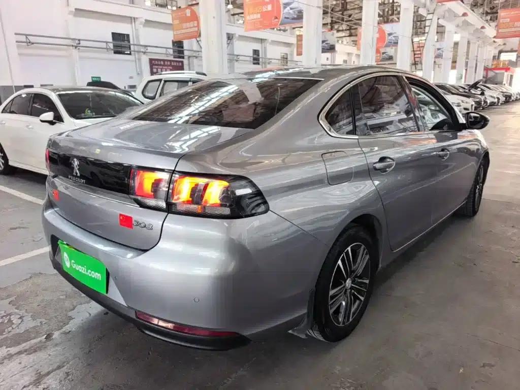 Peugeot 308 2018 1.6L Automatic Luxury Edition — миниатюра 7