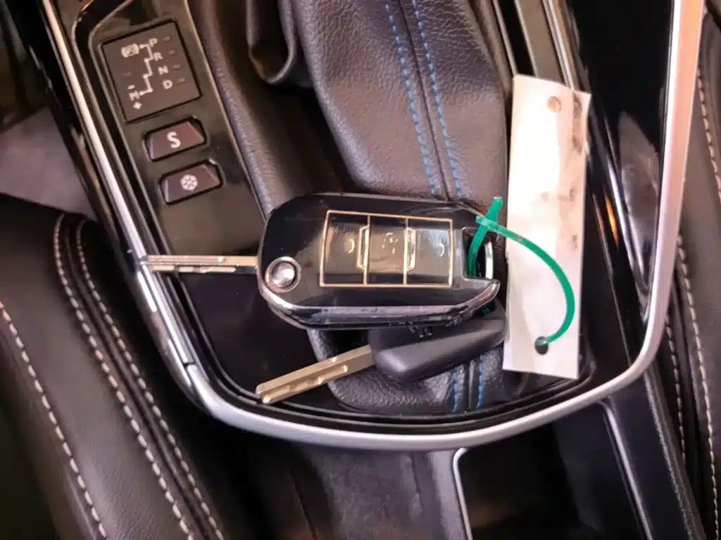 Peugeot 308 2018 1.6L Automatic Luxury Edition — миниатюра 9