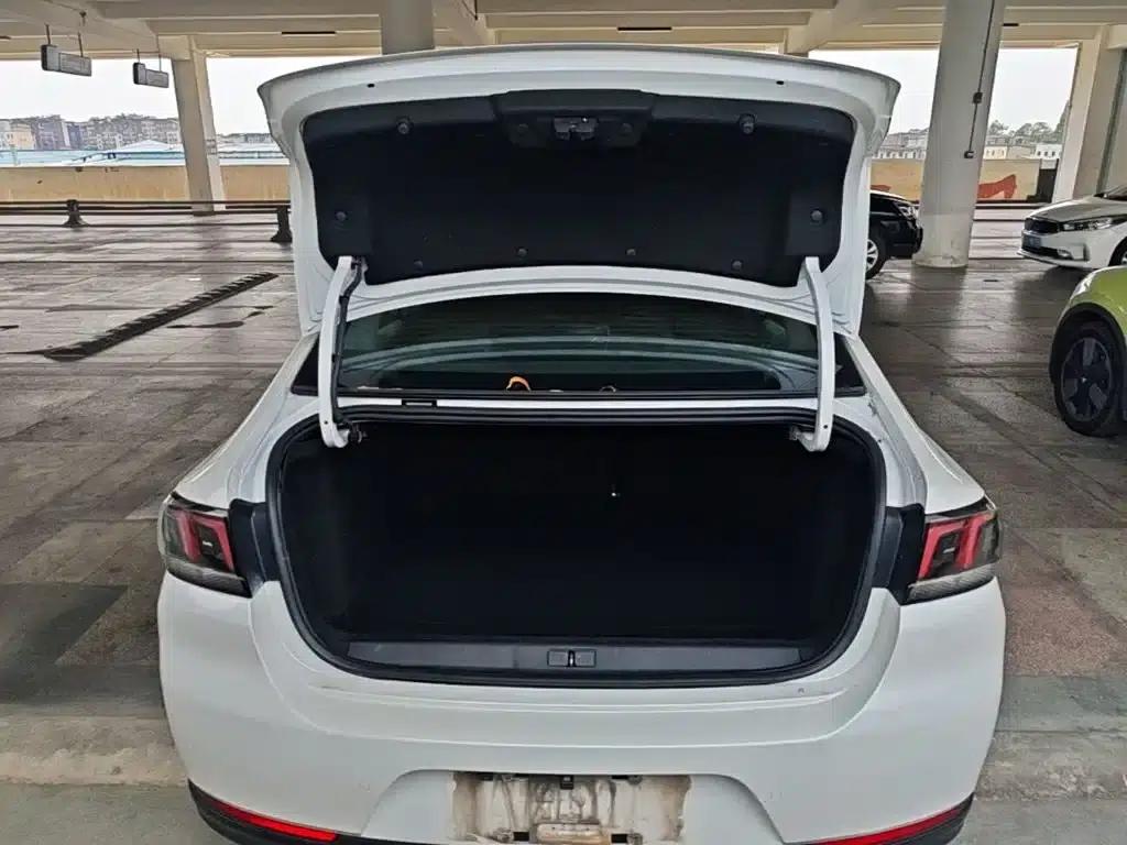 Peugeot 308 2018 1.6L Automatic Luxury Edition — миниатюра 19