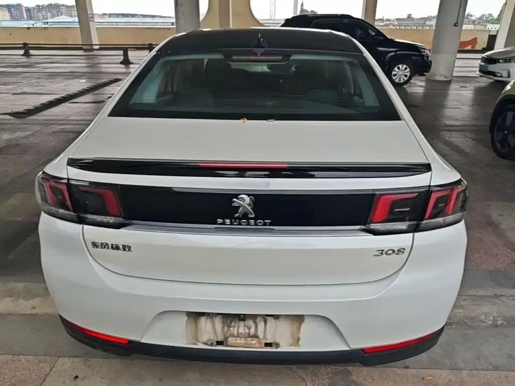 Peugeot 308 2018 1.6L Automatic Luxury Edition — миниатюра 6