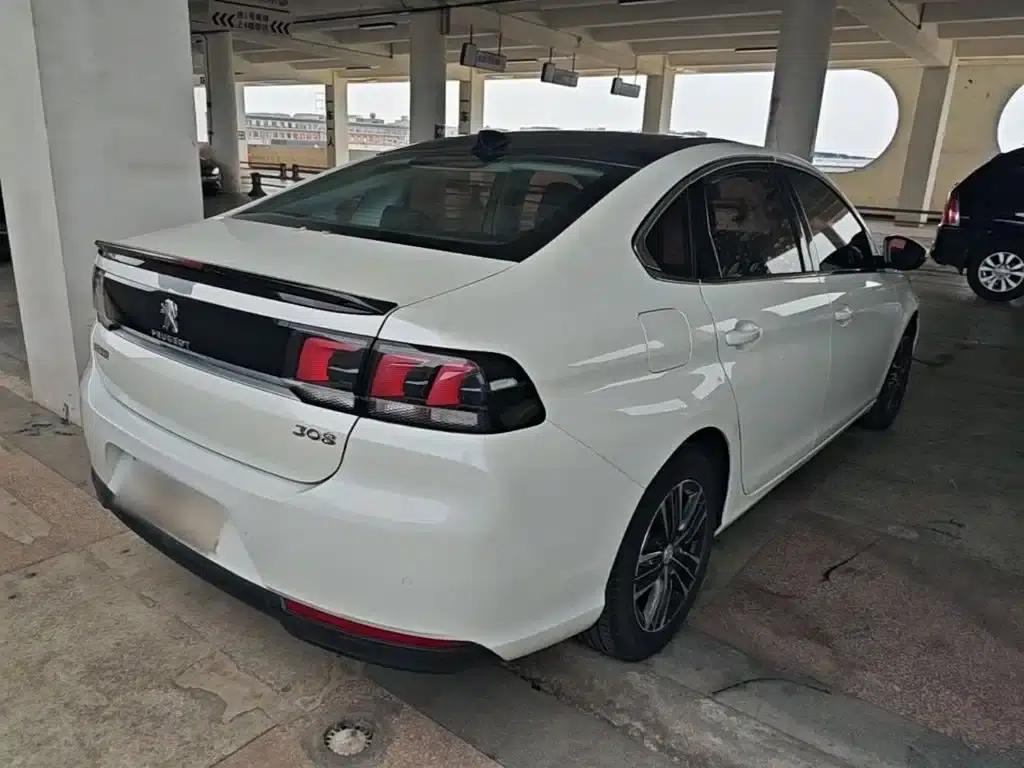 Peugeot 308 2018 1.6L Automatic Luxury Edition — миниатюра 7