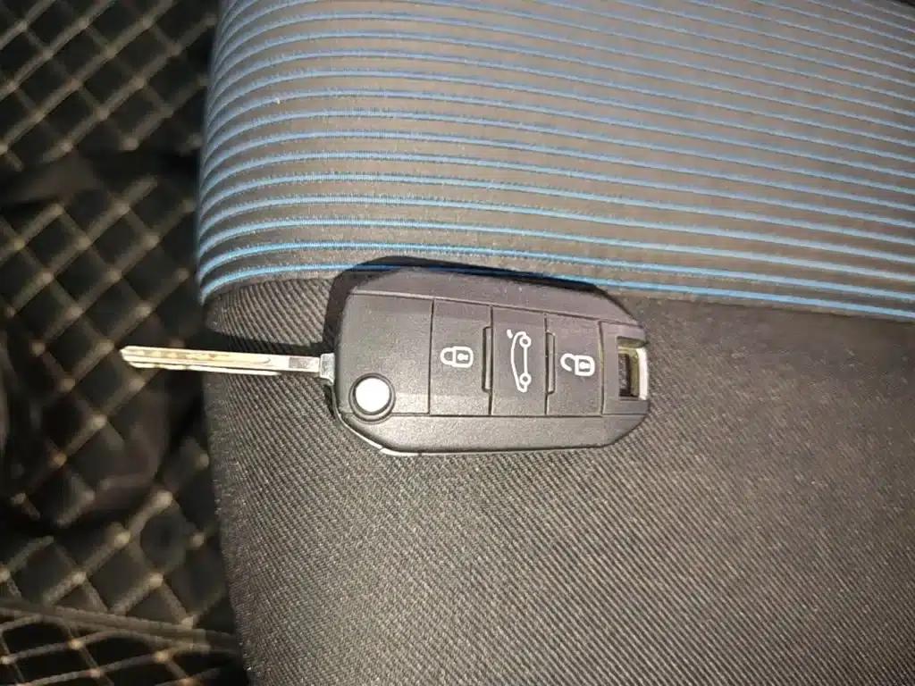 Peugeot 308 2018 1.6L Automatic Luxury Edition — миниатюра 9