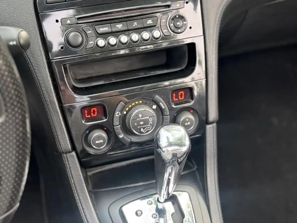 Peugeot 308 Imported 2012 Model 1.6T CC Fashion Edition — миниатюра 11