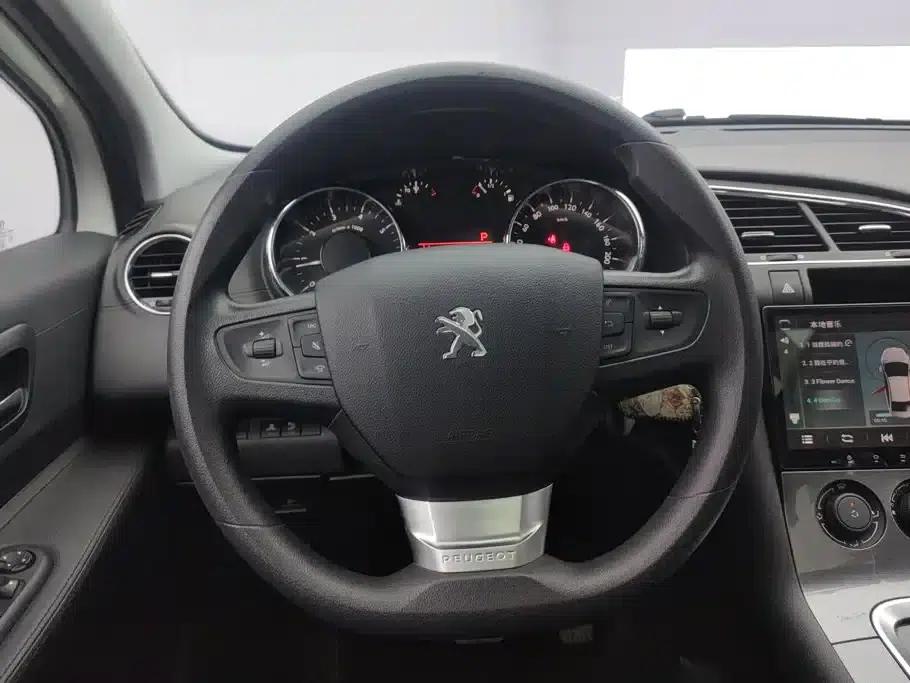 Peugeot 3008 2016 2.0L Automatic Classic Edition — миниатюра 15