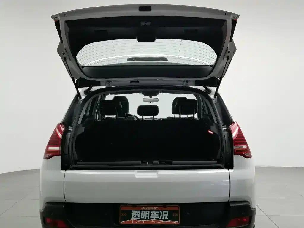 Peugeot 3008 2015 2.0L Automatic Trend Edition — миниатюра 16