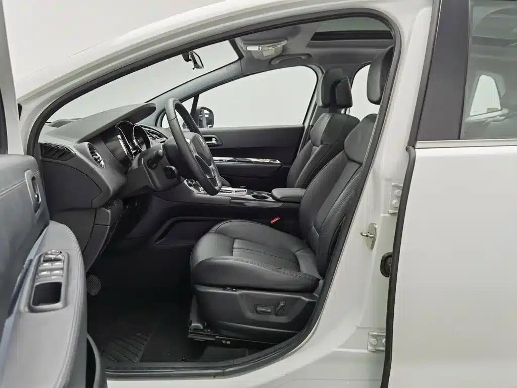 Peugeot 3008 2015 2.0L Automatic Trend Edition — миниатюра 10