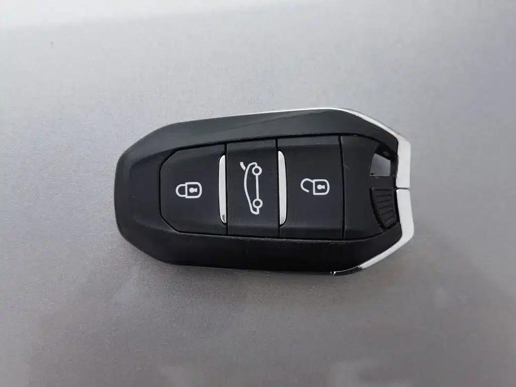 Peugeot 508 2021 Model 508L 400THP PureTech Driving Control Edition — миниатюра 19