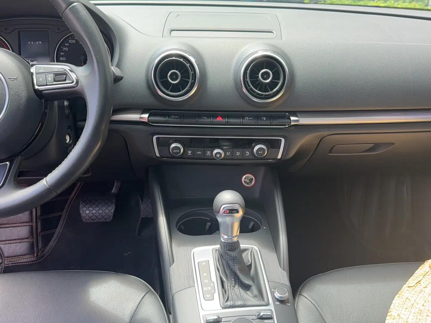 Audi A3 2015 Limousine 35 TFSI Millionth Anniversary Comfort Model — миниатюра 11