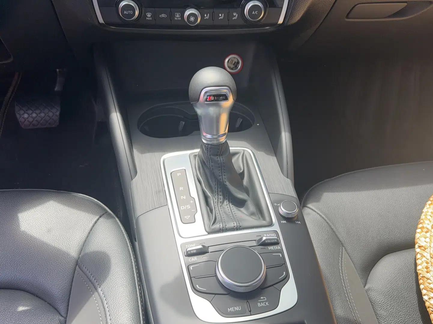 Audi A3 2015 Limousine 35 TFSI Millionth Anniversary Comfort Model — миниатюра 12