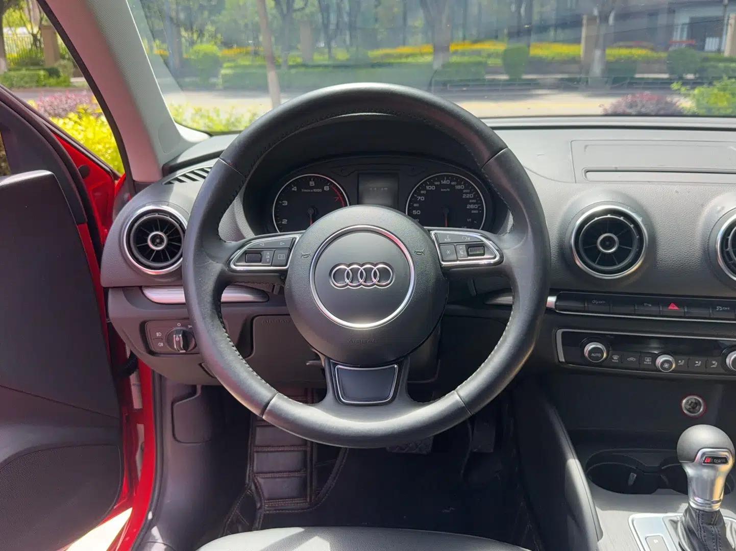Audi A3 2015 Limousine 35 TFSI Millionth Anniversary Comfort Model — миниатюра 8