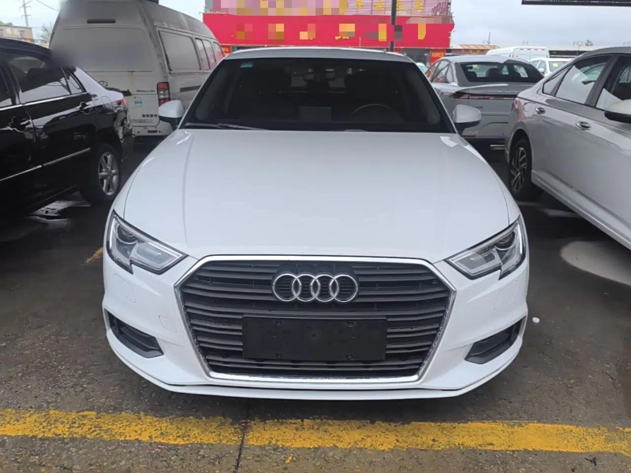 Audi A3 2018 30th Anniversary Edition Limousine 35 TFSI Ambition Model — миниатюра 2