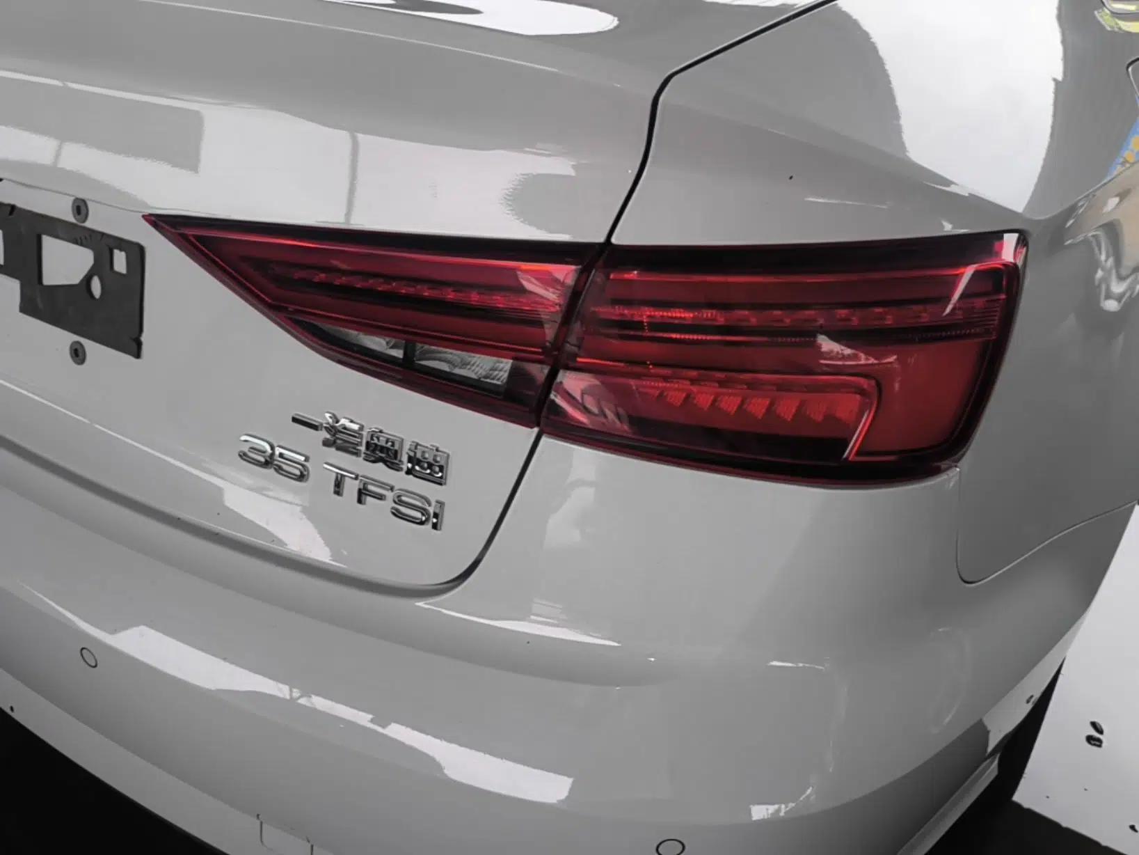 Audi A3 2018 30th Anniversary Edition Limousine 35 TFSI Ambition Model — миниатюра 9