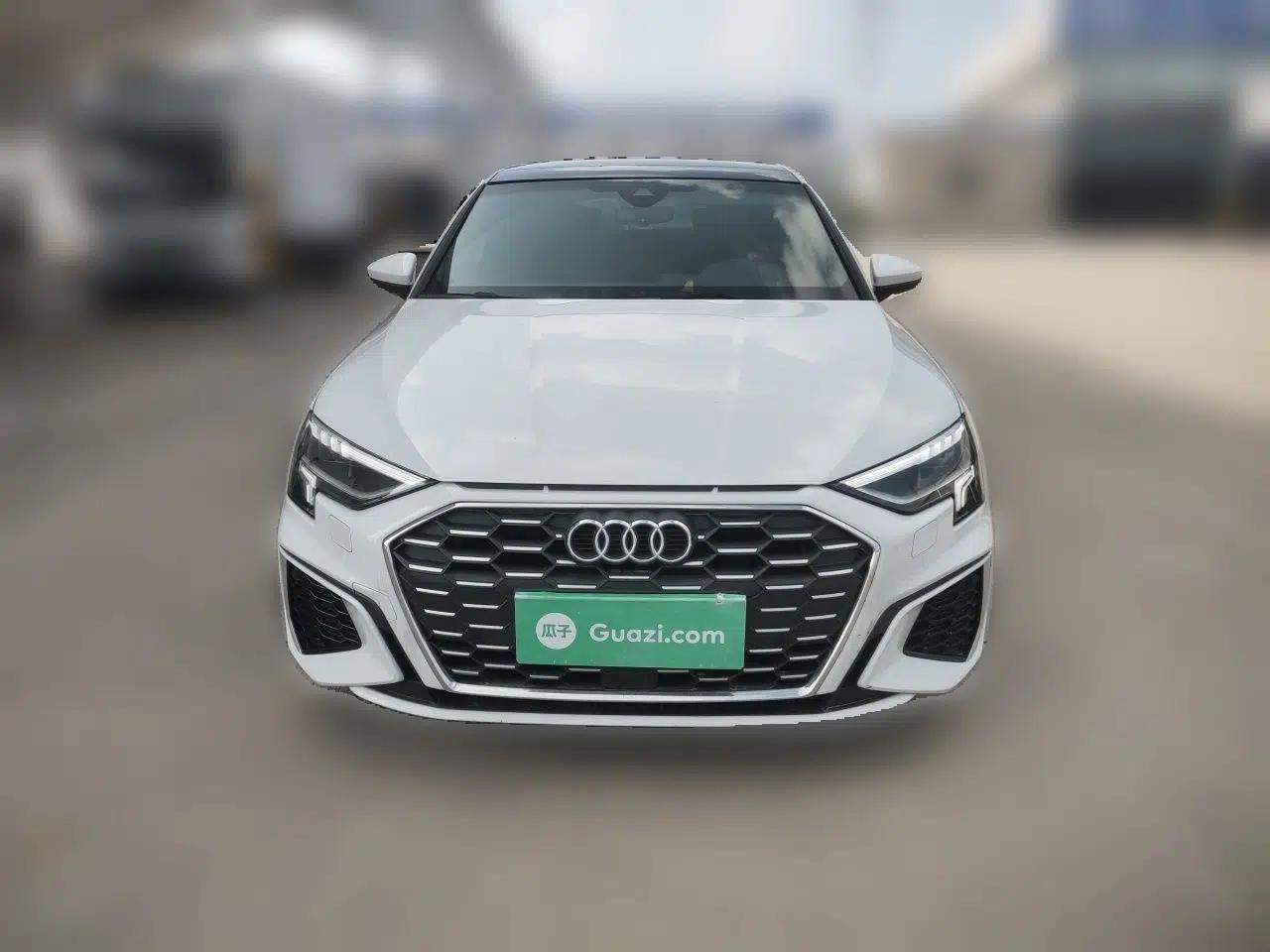 Audi A3 2021 Sportback 35 TFSI Fashionable Sports Model — миниатюра 2