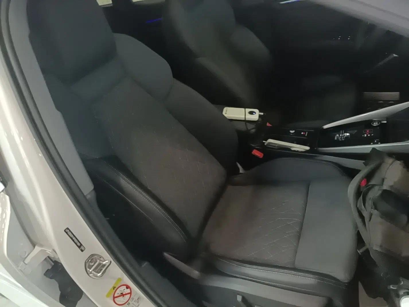 Audi A3 2023 Updated Sportback 35 TFSI Luxury Sports Edition — миниатюра 24