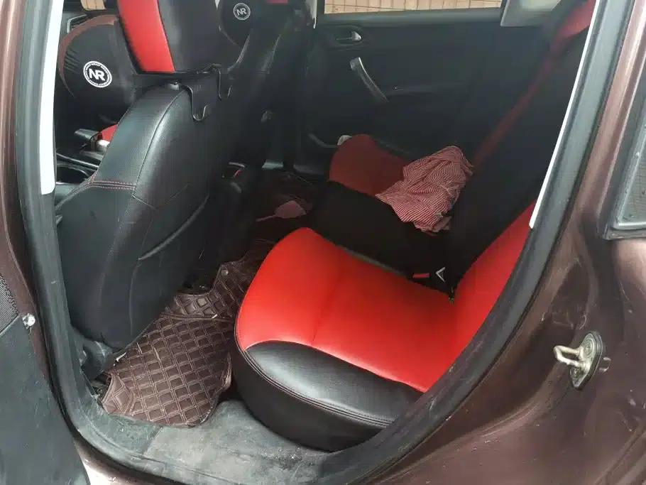 Peugeot 2008 2014 Model 1.6L Automatic Trend Edition — миниатюра 11