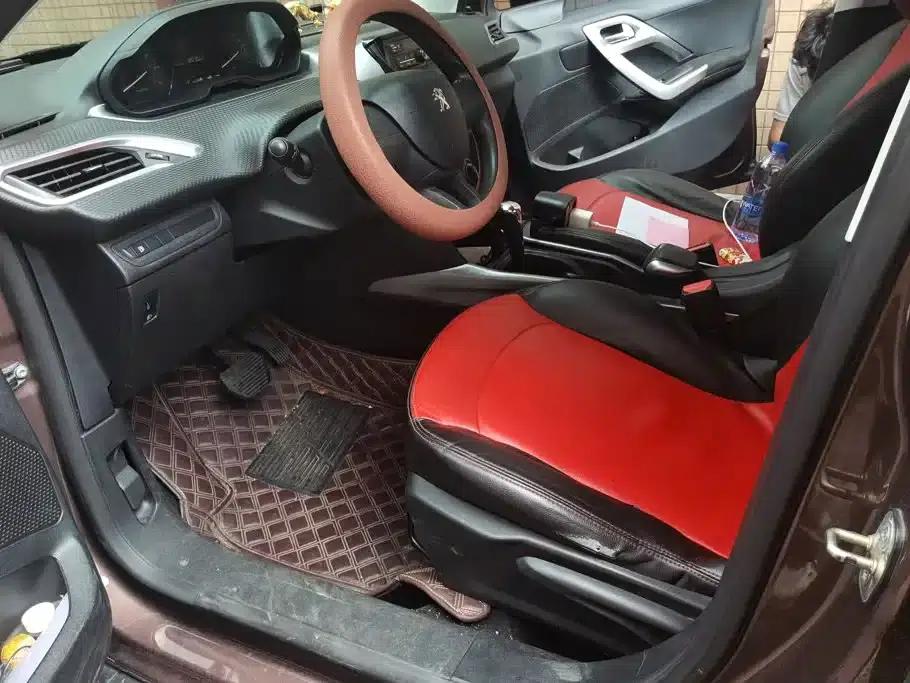 Peugeot 2008 2014 Model 1.6L Automatic Trend Edition — миниатюра 9