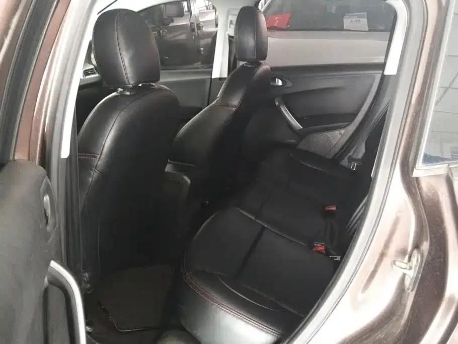 Peugeot 2008 2014 1.6L Manual Premium Edition — миниатюра 11