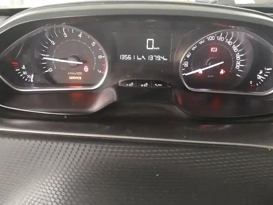 Peugeot 2008 2014 1.6L Manual Premium Edition — миниатюра 14