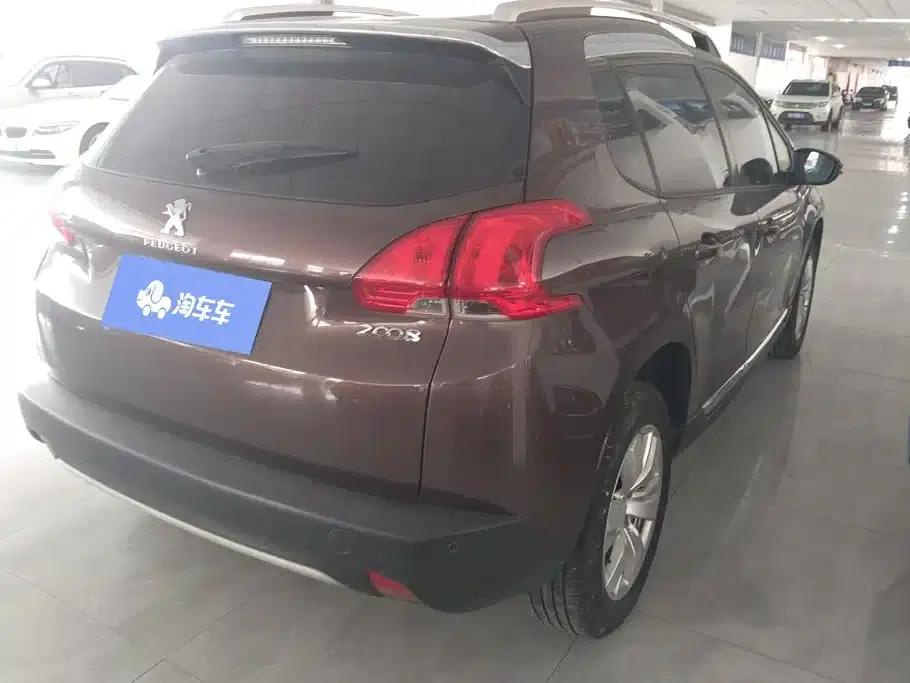 Peugeot 2008 2014 1.6L Manual Premium Edition — миниатюра 3