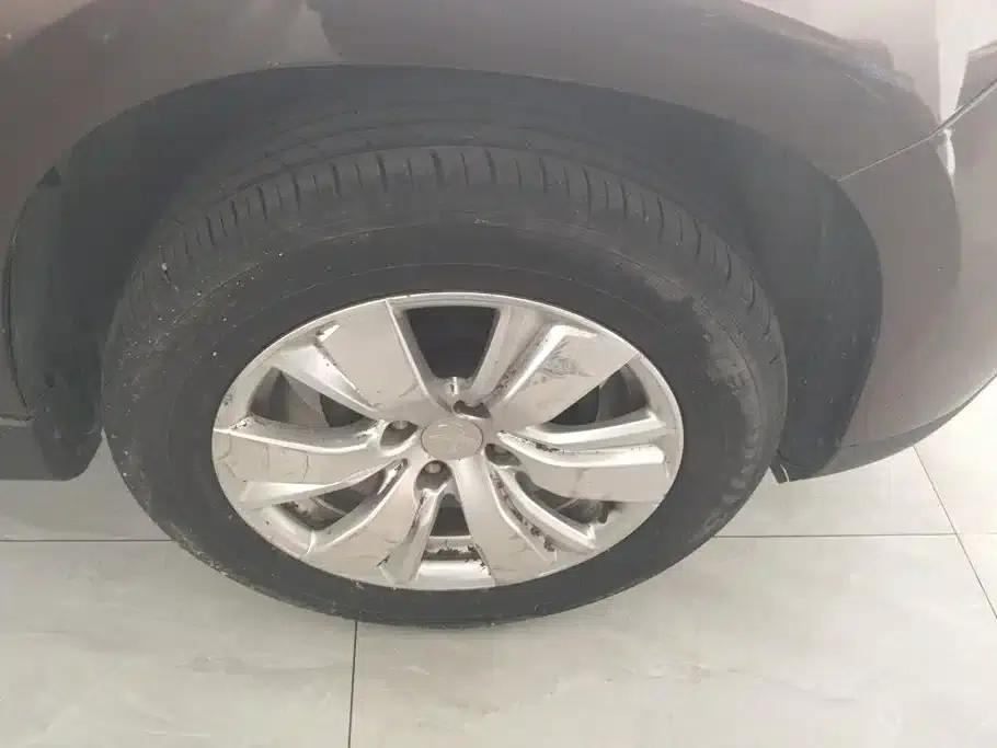 Peugeot 2008 2014 1.6L Manual Premium Edition — миниатюра 6