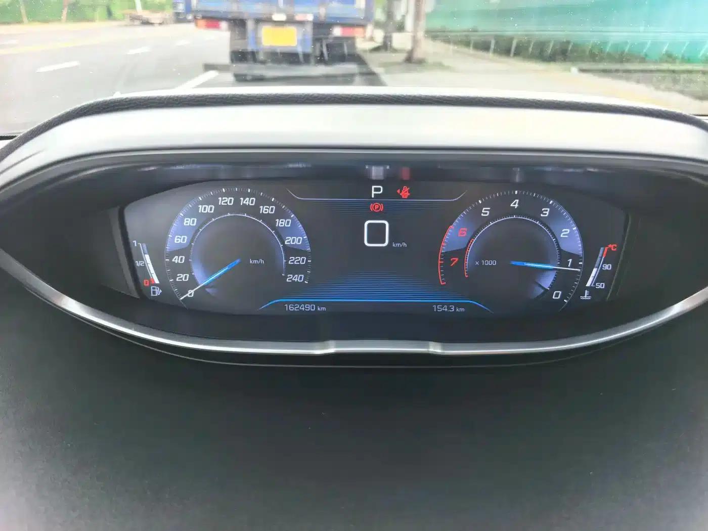 Peugeot 5008 2017 380THP 7-seater Elite Edition — миниатюра 12